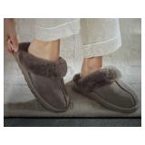 Womenï¿½s suede & Sherpa slipper, size 9, light