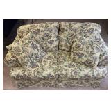 Upholstered loveseat, 64' x 36' x 36'