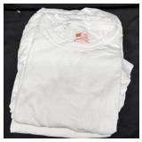 6- White Menï¿½s Size Medium Hanes T-Shirts