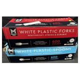 600ct. Box of White Plastic Spoons