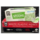 600ct. Box of White Plastic Forks