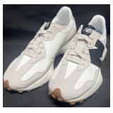 Women's New Balance Lifestyle sneakers, size 6