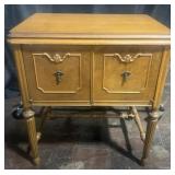 Necchi sewing machine with foot pedal and