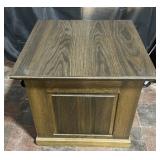 Vintage oak side table, 26ï¿½ x 26ï¿½ x 24ï¿½ high