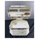 Vintage Sanitary deli scale, model MO19, power