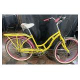 Ladies Schwinn ï¿½Claremontï¿½ bicycle with grip