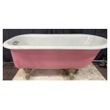 Vintage cast iron claw foot tub, 61ï¿½ x 30ï¿½ x 22ï¿½