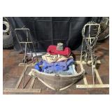 3 horse blankets, 2 wall mounted saddle racks,