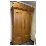 87.5' x 50.5' x 20' Tall Wooden Wardrobe, Pegs