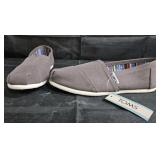 Women's size 8 Toms shoes. New w/ tags