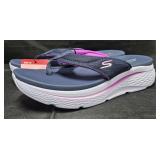 Women's size 10 Skechers flip flops