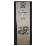 Pre-lit Decorated Garland 9ft Red