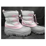 Kid's size 3 snow boots