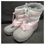 Womenï¿½s Size 6 Snow Boots, Lightly Used