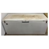 Woodï¿½s chest freezer, on and running, contents