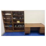 Office desk and 2 bookshelves, desk: 60ï¿½ x 30ï¿½ x