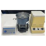 2 centrifuges & electronic stirrer: Eppendorf