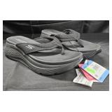 Women's size 9 Skechers sandals