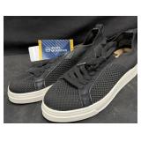 White Mountain Ladies Size 8 Sneakers