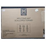 Welcome Mat Scalloped Topiary