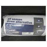 King size down alternative comforter