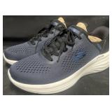Menï¿½s Skechers size 8 sneaker
