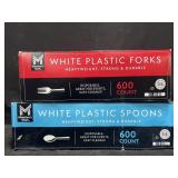 600 white plastic forks & 600 white plastic