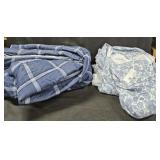 Bedding out of package: Queen/King size comforter