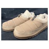 Menï¿½s Skechers house shoe, size 10