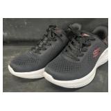 Menï¿½s Skechers black sneaker, size 9