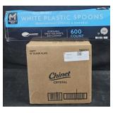 Chinet clear plastic plates 100 count. White