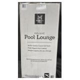 Deluxe Pool Lounge