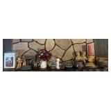 Group of decorative accessories, figures, vases,
