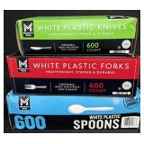 600ct. Box of White Plastic Spoons