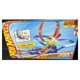 Hot Wheels Stunt Tracks Mid-Air Crash Set