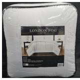 London Fog King size down alternative comforter