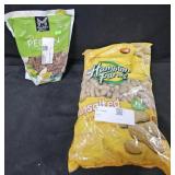 Pecan Halves 32oz. Hampton Farms roasted peanuts