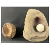 2 Native American paint pots, 2.25ï¿½-5.5ï¿½ long