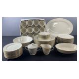 60 pc. Lenox ï¿½Hayworthï¿½ china, Cosmopolitan