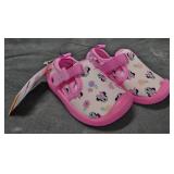 Girl's size 5/6 Minnie Mouse water shoes