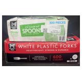 300 pack of Clear Spoons, 600 pack of White