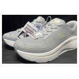 Ladies Skechers Swift-Fit sneakers, size 6.5