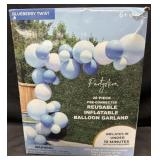 PartyAire Blueberry Twist 28-Piece Reusable
