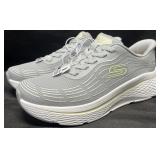 Ladies Skechers Swift-Fit sneakers, size 8