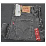Women's size 14 Levi's denim shorts. New w/ tags
