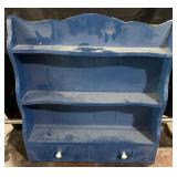 Decorative wall shelf, drawers are stuck closed,