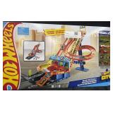 Hot wheels roller coaster rally, comes with 5 hot