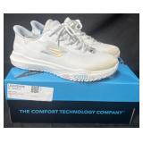 Sketchers Womenï¿½s size 8.5 pickleball shoe