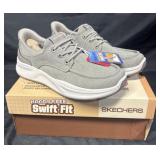 Sketchers Menï¿½s size 9 Canvas Shoes