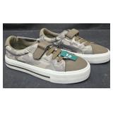 Kid's size 12 play shoes